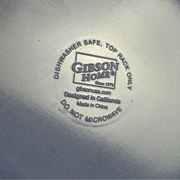 4 Gibson Home Melamine 8.5” Plates Cool Tones - Picture 6 of 7